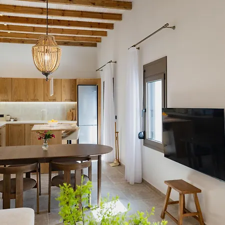 Lemonia Modern Retreat