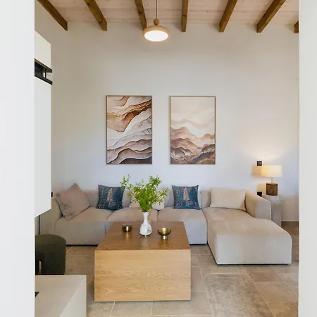 Lemonia Modern Retreat